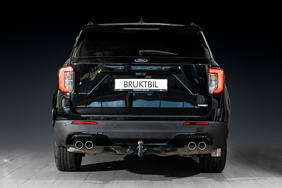 Ford Explorer 4 of 5