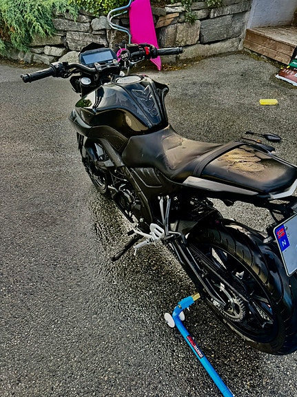 Yamaha MT-125 3 of 8