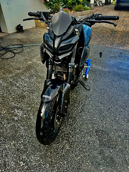 Yamaha MT-125 2 of 8