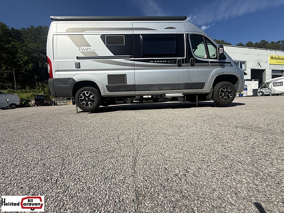 Adria Twin 600 SPT 2015 – Automat – EP Hydrauliske Støtteben 2 of 5