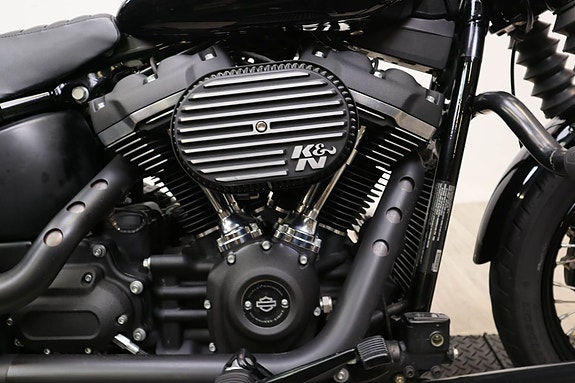 Harley-Davidson Softail Street Bob 107 4 of 5