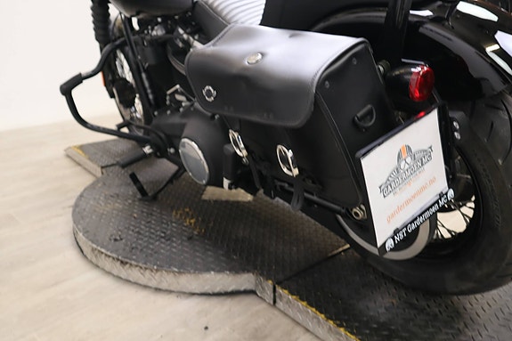 Harley-Davidson Softail Street Bob 107 5 of 5