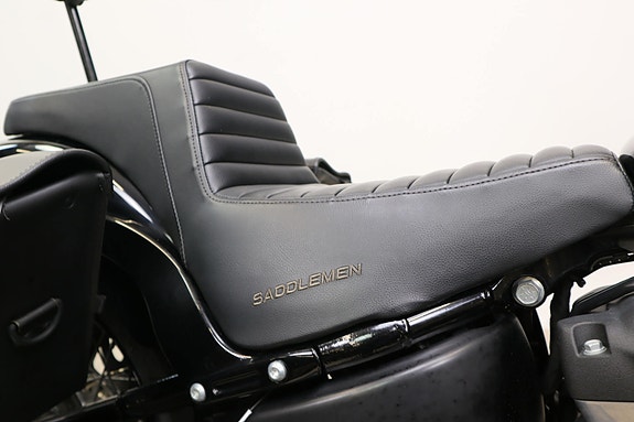 Harley-Davidson Softail Street Bob 107 3 of 5