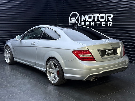 Mercedes-Benz C-Klasse 2 of 5