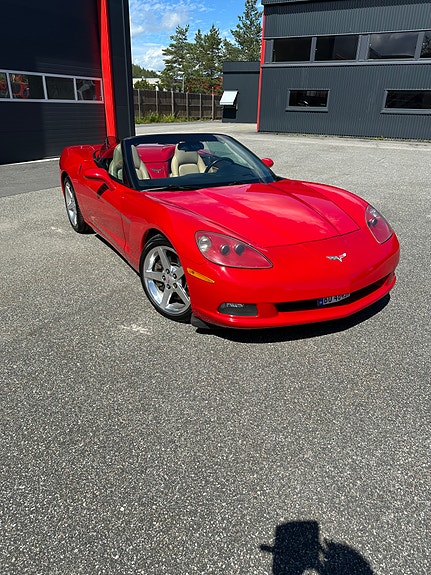 Chevrolet Corvette 4 of 5