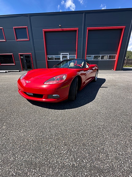 Chevrolet Corvette 3 of 5