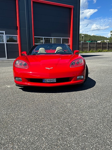 Chevrolet Corvette 2 of 5