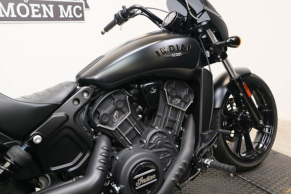 INDIAN Scout Rogue 5 of 5