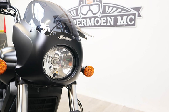 INDIAN Scout Rogue 2 of 5