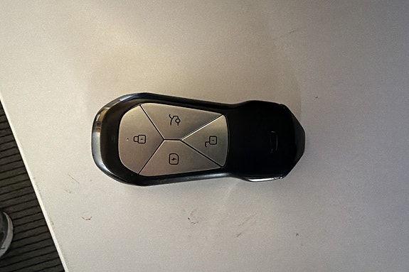 XPeng G9 28 of 28