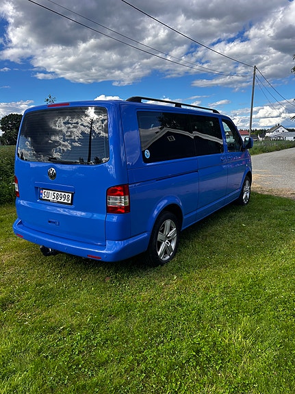 Volkswagen Caravelle 3 of 5