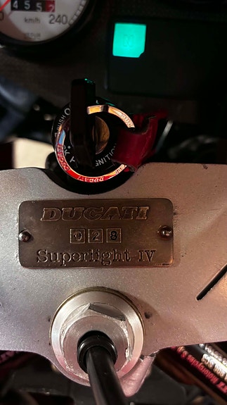 Ducati 900 SL 4 of 5
