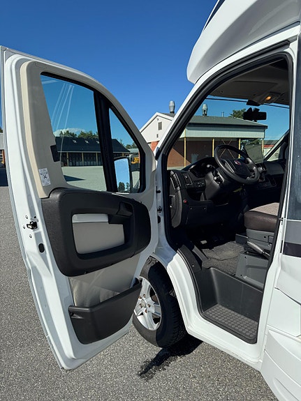 Knaus R16 Flott bil/Bør sees/B førerkort/150hk 13 of 30