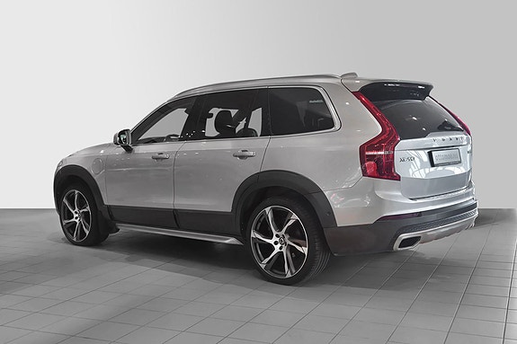Volvo XC90 6 of 30