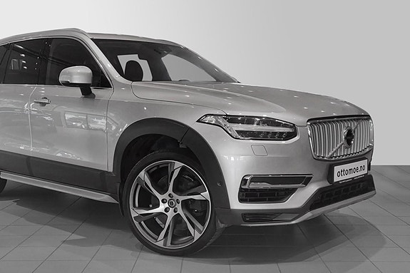 Volvo XC90 2 of 30