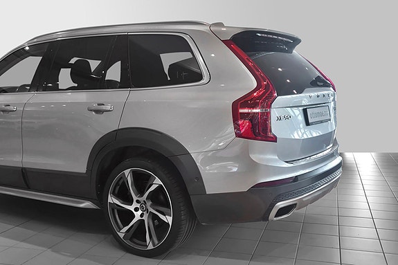 Volvo XC90 7 of 30