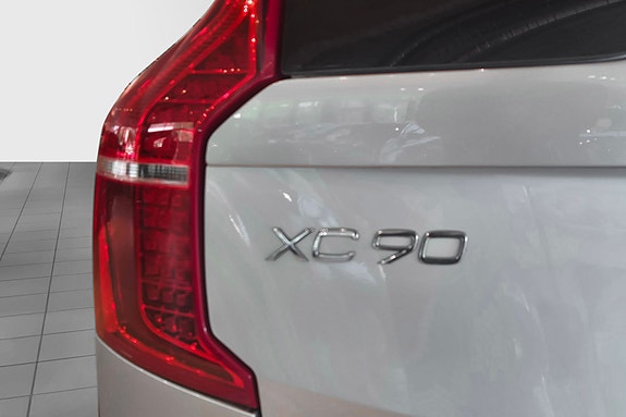 Volvo XC90 8 of 30