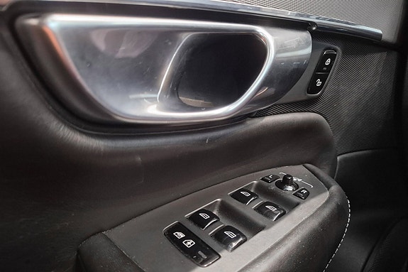 Volvo XC90 27 of 30