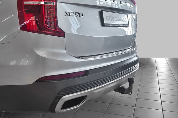 Volvo XC90 10 of 30