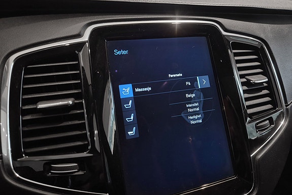 Volvo XC90 24 of 30