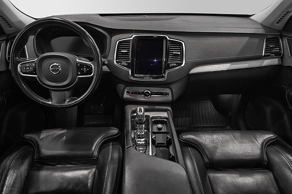 Volvo XC90 12 of 30
