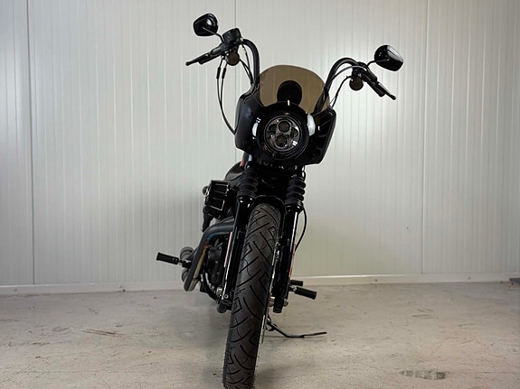 Harley-Davidson Sportster 1200 Iron Classic 18 of 20