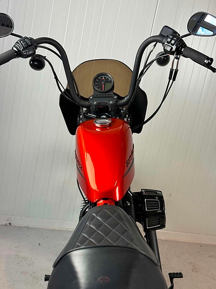 Harley-Davidson Sportster 1200 Iron Classic 13 of 20
