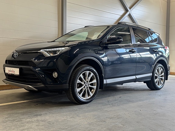 Toyota RAV4 2 of 5