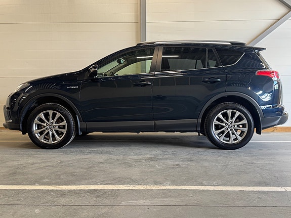 Toyota RAV4 5 of 5