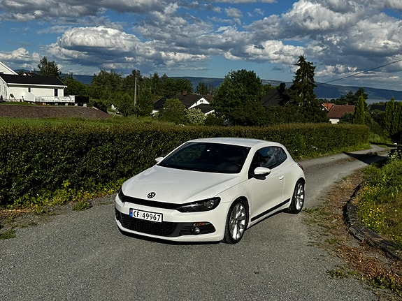 Volkswagen Scirocco 2 of 5