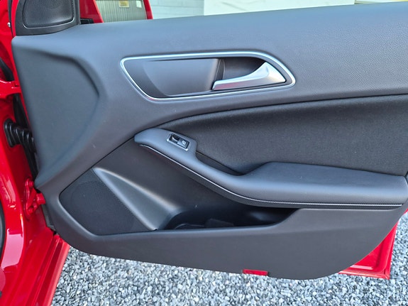 Mercedes-Benz A200 d 25 of 30
