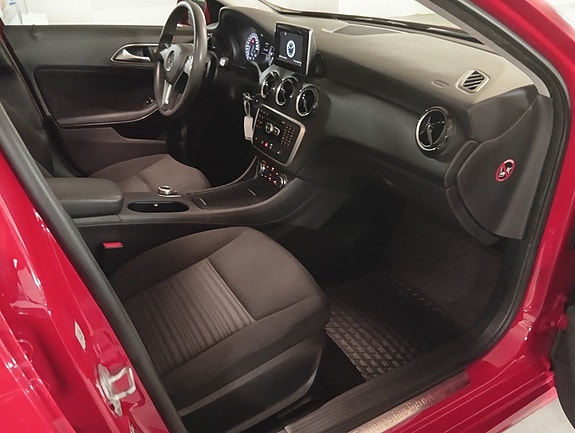 Mercedes-Benz A200 d 24 of 30