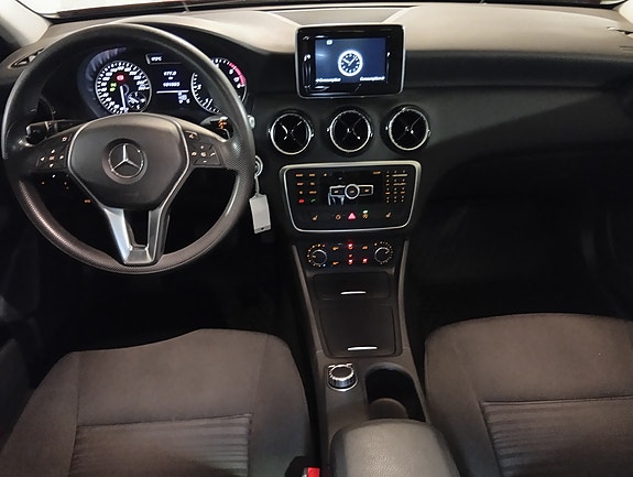 Mercedes-Benz A200 d 13 of 30
