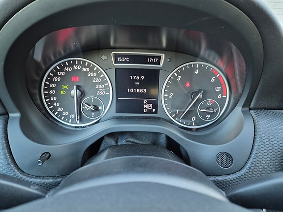 Mercedes-Benz A200 d 16 of 30