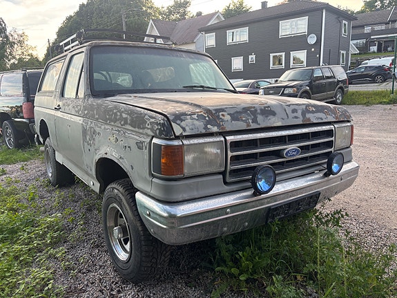 Ford Bronco 5 of 5