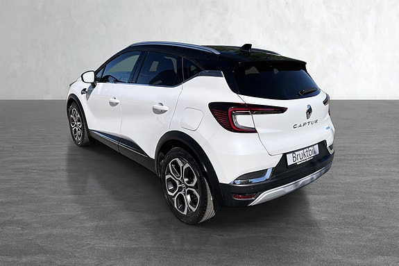 Elegant SUV-design med aerodynamiske linjer som gir lavere luftmotstand.