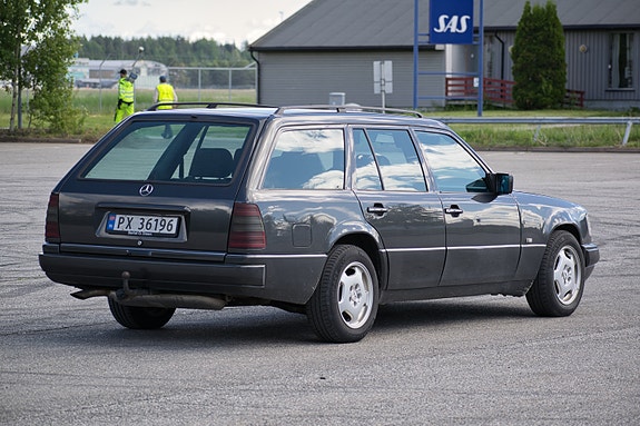 Mercedes-Benz 300 TD 5 of 5