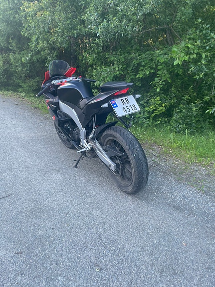 Aprilia RS 125 3 of 5