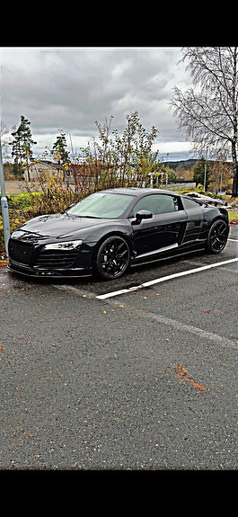 Audi R8 2 of 5