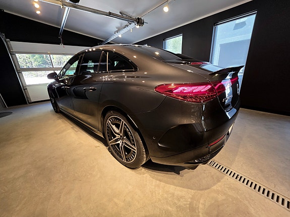 Mercedes-Benz EQE43 5 of 5