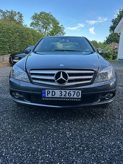 Mercedes-Benz C200 5 of 5