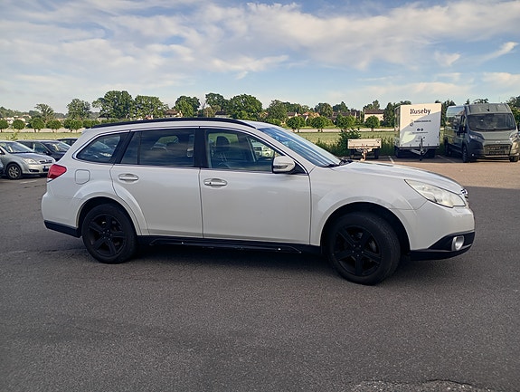 Subaru Legacy 4 of 5
