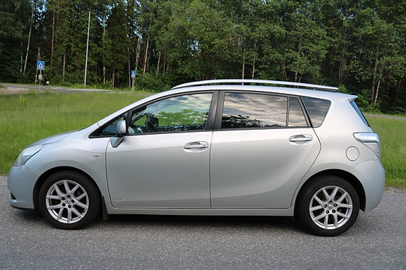 Toyota Verso 3 of 5