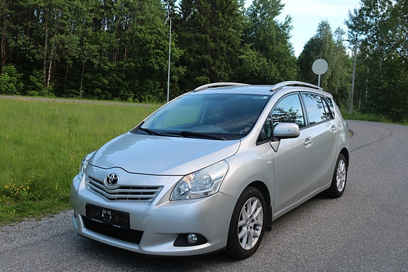 Toyota Verso 2 of 5