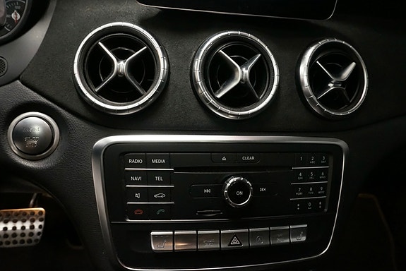 Mercedes-Benz CLA220 d 20 of 27