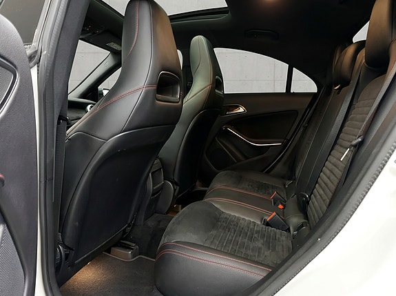 Mercedes-Benz CLA220 d 26 of 27