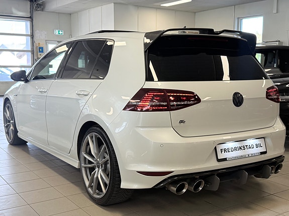 Volkswagen Golf VII 2 of 5