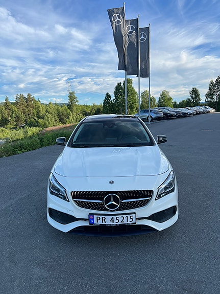 Mercedes-Benz CLA180 2 of 5