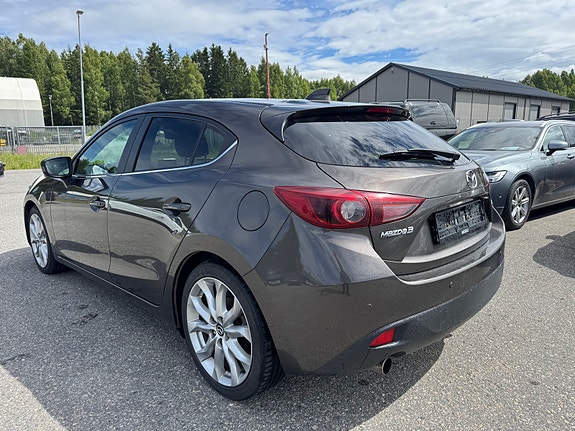 Mazda 3 3 of 5