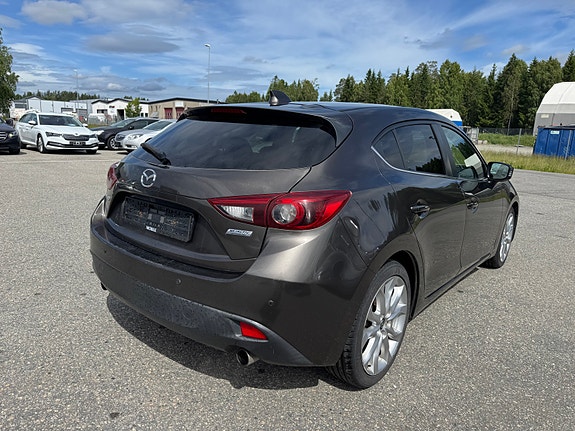 Mazda 3 5 of 5